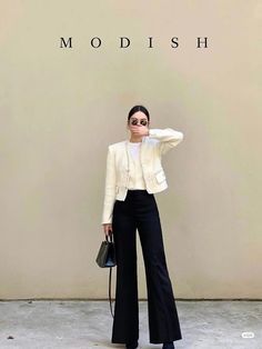 Korean Style Blazer Outfit, Semi Formal Office Outfits, Semi Formal Casual Outfits For Women, White Ootd Classy, Semi Formal Outfit Ideas Women, Korean Outfits Office, Blazer Outfits Korean, Korean Smart Casual Outfit, Business Formal Outfits For Women Classy