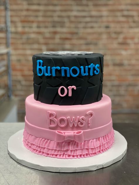 Burnouts Or Bows Gender Reveal Cake, Burnouts Or Bows Gender Reveal, Burn Outs, Unique Gender Reveal Party Ideas, Gender Ideas, Bows Gender Reveal, Bow Cupcakes, Gender Reveal Baby Shower Themes, Baby Gender Reveal Party Decorations