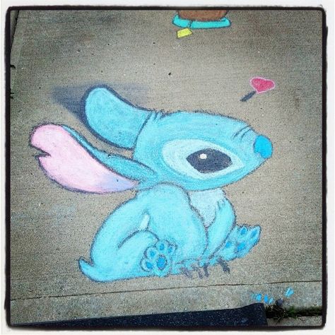 stitch | Flickr - Photo Sharing! Fun Chalk Art, Chalk Design, Sidewalk Chalk Art, Sidewalk Art, 3d Street Art, Art Tumblr, Chalk Drawings, Art Disney, Sidewalk Chalk