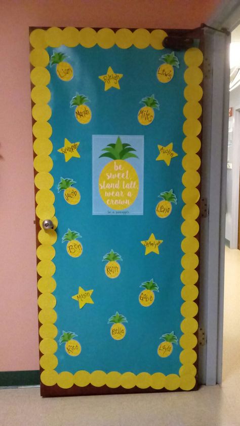 Pineapple themed classroom door decor  #classroomdecor #classroomdoor #pineapple #pineappletheme Apple Theme Classroom, Tropical Doors, Ib Classroom, Summer Door Decorations, Preschool Door, Classroom Door Decor, Diy Pineapple, Pineapple Theme, School Door Decorations