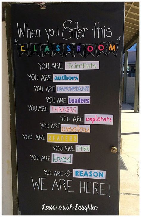 40 Excellent Classroom Decoration Ideas - Bored Art Classroom Decor Middle, Middle School Classroom Decor, Classroom Decor High School, Diy Classroom Decorations, School Doors, Elementary Classroom Decor, Classroom Decor Themes, High School Classroom, English Classroom