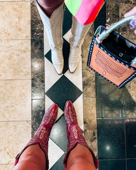 Take me to TEXAS 🧡 Esp. austin Texas to @thedriskill #romper #cowgirlboots #cowgirlstyle #westernfashion #westernlifestyle #rodeofashion #westernstyle #turquoise #turquoisejewelry #pbr #professionalbullriding #buckingbull #austin #countryconcertoutfit #austintexas #danpost #danpostboots #showmeyourmumu #hotel #visitaustin #austintx #austinblogger ##austingamblers #austinstyle Bucking Bulls, Visit Austin, Austin Style, Dan Post Boots, Rodeo Fashion, Country Concert Outfit, Bull Riding, Cowgirl Style, Austin Texas