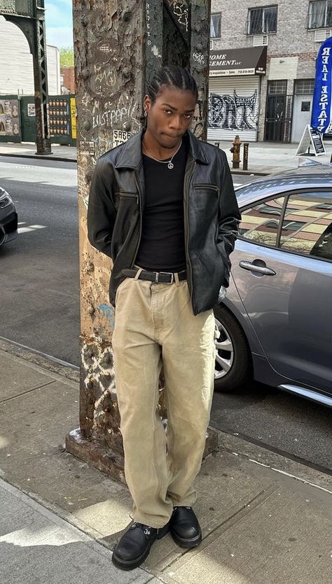 City Aesthetic Outfit Men, Workout Man Aesthetic, Earthy Tone Mens Outfits, Y2k Men Fashion Aesthetic, Men’s Urban Outfits, Guys Fall Fashion, Corduroy Outfits Men, Jervaris Hendrix Aesthetic, Beret Hat Outfit Men