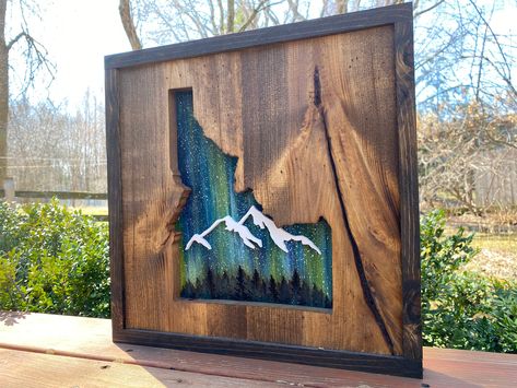 Art Starry Night, Northern Lights Painting, State Wall Art, Starry Night Painting, Family Wood Signs, Idaho State, Laser Engraved Ideas, Reclaimed Wood Art, Night Painting