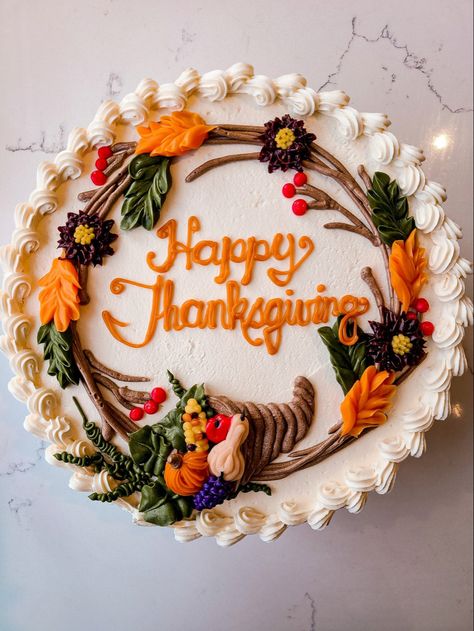 Thanksgiving Cakes Decorating, Fall Theme Cakes, Whole Foods Cake, Fall Cakes Decorating, Fall Leaf Cake, Thanksgiving Sweets, Friends Autumn, Turkey Christmas, Blessed Friends