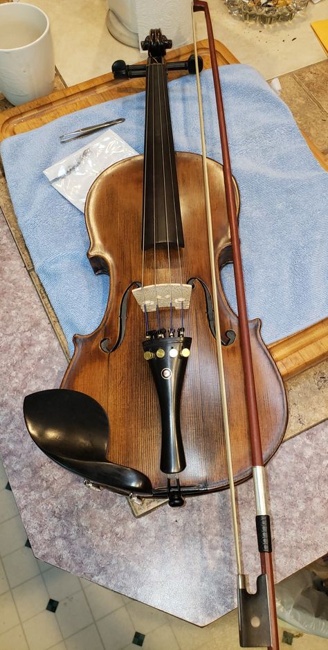 Musician Room, Stradivarius Violin, Violin Accessories, Violin Instrument, Orchestra Music, Band Kid, Cellos, Double Life, Music Aesthetic