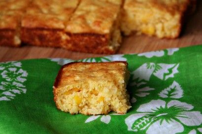 A moist cornbread with bits of pineapple throughout, goes well with chili. Hawaiian Corn, Cornmeal Cornbread, Cream Desserts Recipes, Hawaiian Foods, Cornbread Recipes, Moist Cornbread, Mini Loaves, Hawaiian Recipes, Gmo Corn