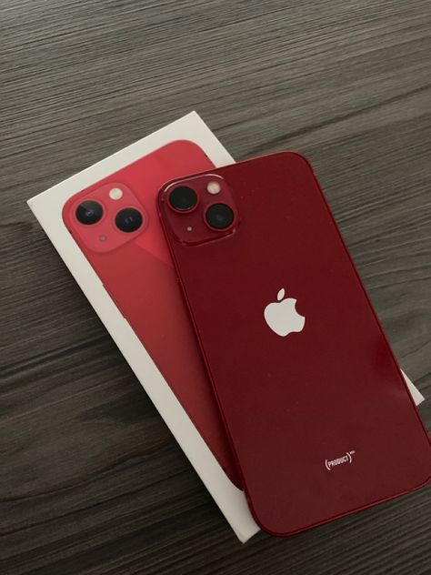 Iphone 11 Rouge, Iphone 13 Red Case, Iphone 13 Red Aesthetic, Red Iphone Case Ideas, Iphone Red Aesthetic, Phone Cases For Red Iphone, Iphone 13 Mini Red, Red Iphone Aesthetic, Red Vision Board