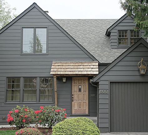 A traditional house painted in a moody monochromatic scheme...is everything. Monochrome House, Grey Exterior House Colors, Burgundy Walls, Gray House Exterior, Gray House, Exterior House Color, Cabin Exterior, Dark House, Grey Houses