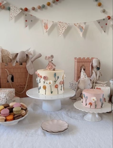 1st Birthday Party Aesthetic, Maileg Birthday Party Theme, Maileg Party Theme, Mouse Birthday Party, Maileg Mouse Birthday Party, Vintage Baby Birthday Party, Maileg Birthday Party, Vintage Birthday Theme, Maileg Party