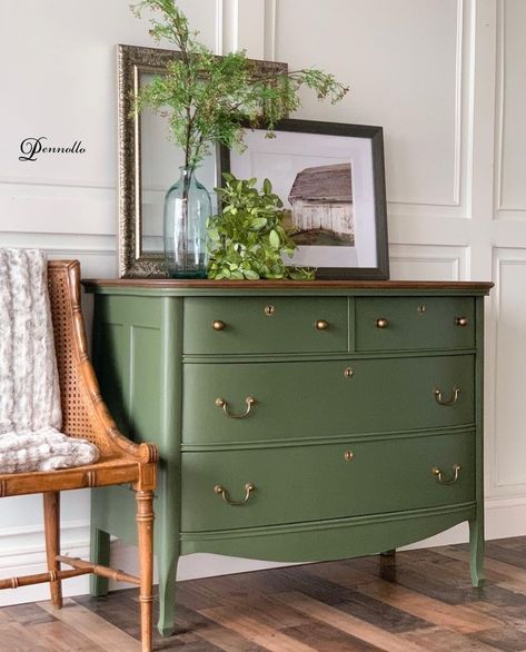 Green Colored Furniture, Green Dresser Makeover, Green Painted Furniture, Diy Furniture Flip, Green Dresser, Revamp Furniture, Earthy Home, Painted Furniture Colors, Green Furniture