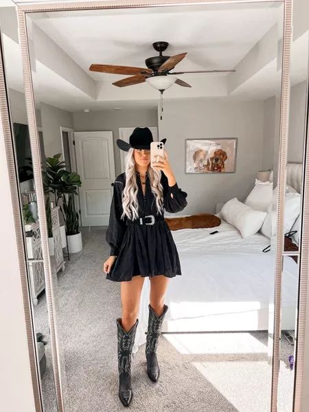 Visit the LILLUSORY Store curated on LTK Women Western Outfits, Vestidos Country, Country Fall Outfits, Traje Cowgirl, Mode Country, Country Outfits Women, Nfr Outfits, Trajes Country, Belt Western