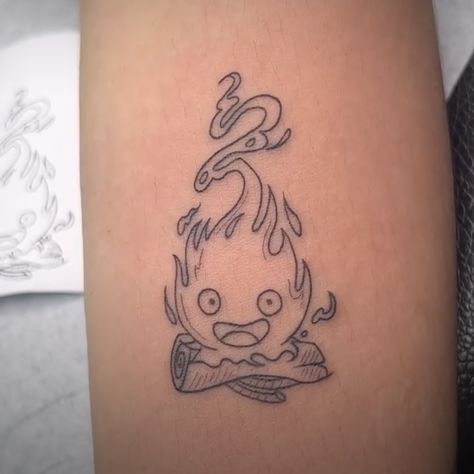 Studio Ghibli Tattoo Calcifer, Studio Ghibli Tattoo Flash, Calciferol Tattoo, Calcifer Tattoo Black And White, Cool Nature Tattoos, Calcifer Tattoo, Ghibli Tattoos, Nature Tattoo Ideas, Studio Ghibli Tattoo