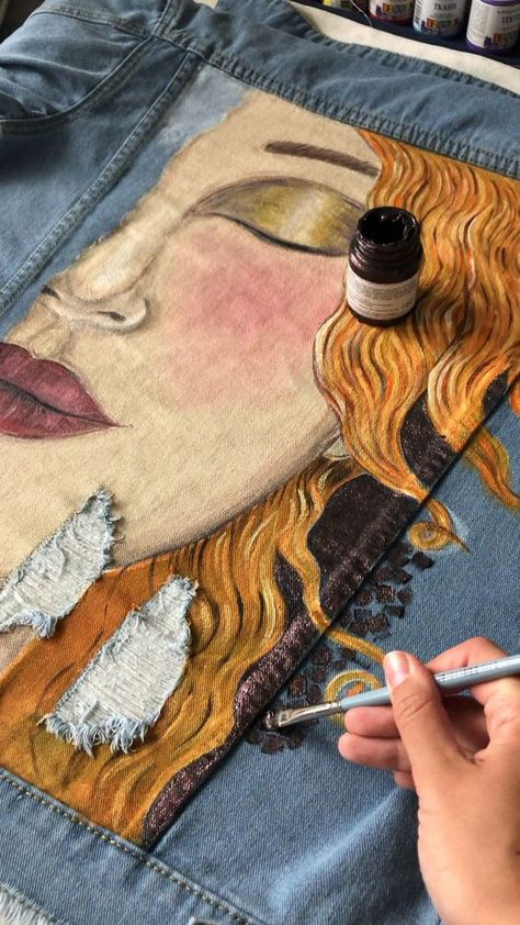 Denim Kunst, Golden Tears, Clothes Videos, Jean Jacket Diy, Seni Mural, Painted Clothes Diy, Custom Denim Jacket, Hand Painted Denim Jacket, Diy Jeans