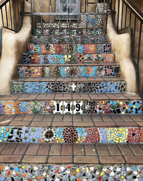 Mosaic Tile Stair Risers, Mosaic Tile Steps, Mosaic Stairs Indoor, Mosaic Steps Outdoor, Mosaic Stairs Outdoor, Magical Stairs, Mosaic Steps, Mosaic Stairs, Diy Garden Decoration