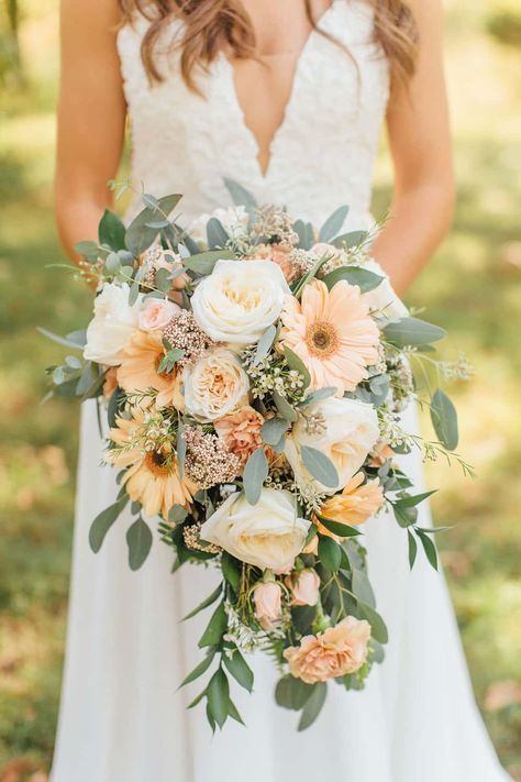 Farmer's Market Style Wedding on a $22K Budget August Wedding, Spring Wedding Flowers, Wedding Flowers Summer, June Wedding, September Wedding, Floral Ideas, Peach Wedding, Wholesale Flowers, Farmer's Market