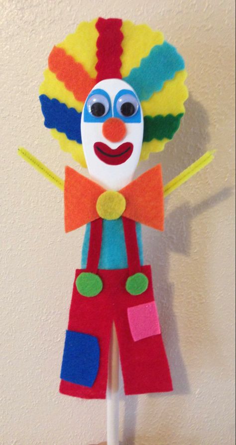 Homemade spoon puppet circus clown Homemade Puppets, Wooden Spoon Crafts, Art Preschool, Clown Party, Spoon Crafts, Circus Clown, Wooden Spoon, Wooden Spoons, Spoons