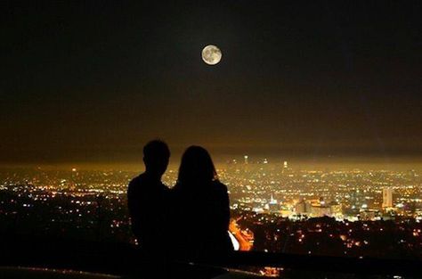 Rooftop Couple Aesthetic, Watching The Stars Together, Stargazing Reference, Night Romantic Couple Pic, City Cinematography, Rooftop Romance, Rooftop Pics, Rooftop Date, Night Romance