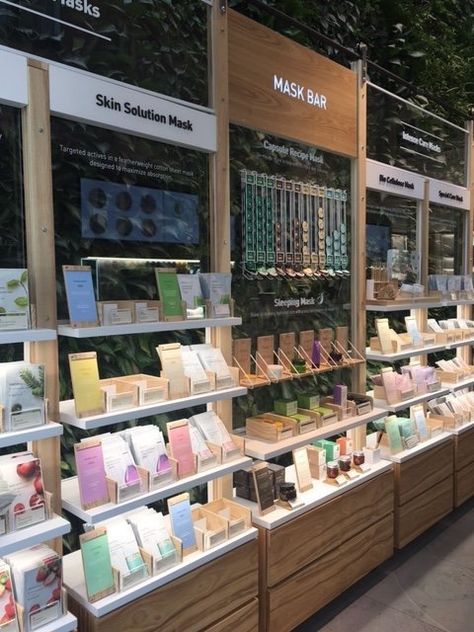 Korean Store Design, Korean Skincare Store, Beauty Shop Interior, Skincare Closet, Beauty Store Design, Mask Display, Korean Shop, Korean Store, Korean Beauty Store