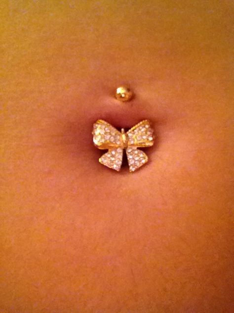 I love my new belly ring!! Belly Peicerings, Small Bow Tattoos, Belly Button Piercing Cute, Belly Piercings, Small Girly Tattoos, Bellybutton Piercings, Belly Button Piercing Jewelry, Belly Piercing Jewelry, Piercing Inspo