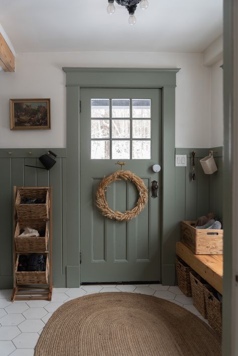 Green Laundry, Mdf Cabinets, Mudroom Design, Trim Work, Laundry Mud Room, Colour Inspiration, Hus Inspiration, Decor Minimalist, Work Today