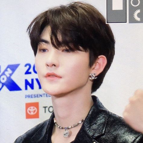 Hur Hyunjun The Boyz, The Boyz Hwall, Hur Hyunjun, Hyunjun Hur, Color Rush, The Boyz, Kpop Idols, Silver Hair, Boyfriend Material