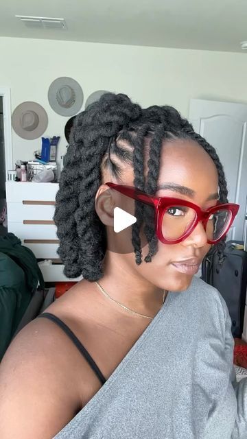 Ayanna Gay on Instagram: "Chunky Loc Knot Ponytail created by me 😻 

The amount of compliments I’ve received daily has been crazyyy 😅🥰 I LOVE this style!

Retwist by @elandalocs 🫶🏾
Style Time: 1 hour after retwist 
Hair Used: 3-4 packs of 16” cuban twist

#womenwithlocs #locdyann #locstyles #locstylesforwomen #locversatility" Two Strand Twist Loc Ponytail, Styles Locs Black Women, Loc Styles For Medium Locs, Retwist Locs Style Medium, Loc Curly Ponytail, Loc Ropes Style, Retwist Styles For Medium Locs, Loc Styles For Shoulder Length Locs, Ponytail Locs Styles