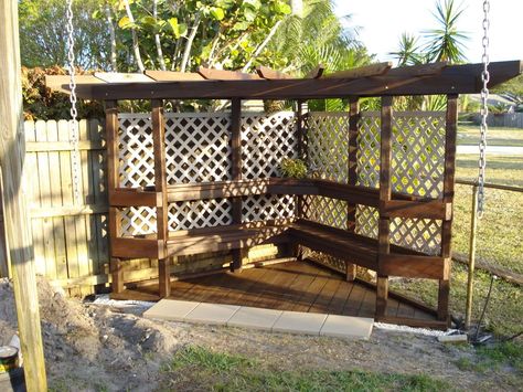 Building A Shade House In SE Florida - Orchid Board - Most Complete Orchid Forum on the web ! Orchid Basket, Zen Garden Backyard, Orchid House, Hut House, Backyard Garden Layout, Shade House, Plant Stands Outdoor, Orchids Garden, Gazebo Pergola