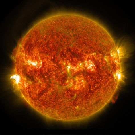 Nasa Sun, Sistem Solar, Hubble Images, Sun Photo, Andromeda Galaxy, Science Photos, Solar Flare, Space Photos, Milky Way Galaxy