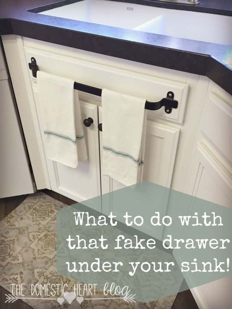 Towel Hanger for Kitchen Towels Under Sink Drawer, Diy Kitchen Makeover Ideas, Easy Home Upgrades, Remodeling Hacks, Diy Dream Catcher, Cabinet Diy, Closet Diy, Kitchen Diy Makeover, Kitchen Cabinets Makeover