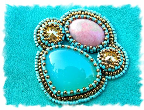 How To Do Beaded Embroidery, Bead Embroidery Jewelry Tutorial, Bead Embroidery Patterns Templates, Bead Embroidery Ideas, Easy Beading Tutorials, Easy Beading, Beading Necklaces, Duo Beads, Beadwork Embroidery