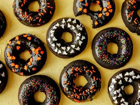 Black Cocoa Cake Doughnuts Spooky Baking, Confectioners Sugar Glaze, Halloween Dinners, Dark Notes, Black Cocoa Powder, Baking Store, Pancake Roll, Coloring Halloween, Cauldron Cake