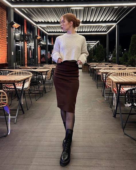 Brown Sweater Skirt Outfit, Brown Skirt Fall Outfit, Brown Midi Skirt Outfit, Rust Sweater Outfit, Grad Pictorial, Cream Top Outfit, Midi Skirt Fall Outfit, Sweater And Skirt Outfit, Skirt And Sweater Outfit