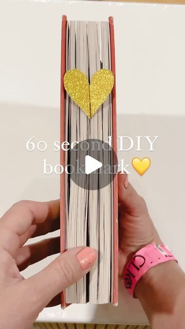 65K views · 2.9K likes | Michelle McRae | “Shelly” Your DIY BFF on Instagram: "Easy DIY Valentine’s Day Bookmark 💛  In my past life, I was a Reading teacher and I love, love, love books. So, when I saw  @happy_art_journal make this little bookmark, I just had to make one for my daughter for Valentine’s Day. It took less than 1 minute and all you need is a piece of scrap paper and scissors.  I had this sparkly card-stock, but you can use any kind of paper and color the heart with a crayon or marker. This would also be such a fun little Valentine’s Day craft for your buddy readers. 💛📚   Let me know if you make one! Happy ❤️ week!  #diybookmark #valentinesdiy #easydiyideas" Diy Heart Bookmark, Teachers Day Bookmark, Read Me When You Need Me, Diy Bff, Heart Bookmark, Bookmark Ideas, Happy Week, Easy Paper Crafts Diy, Diy Valentine