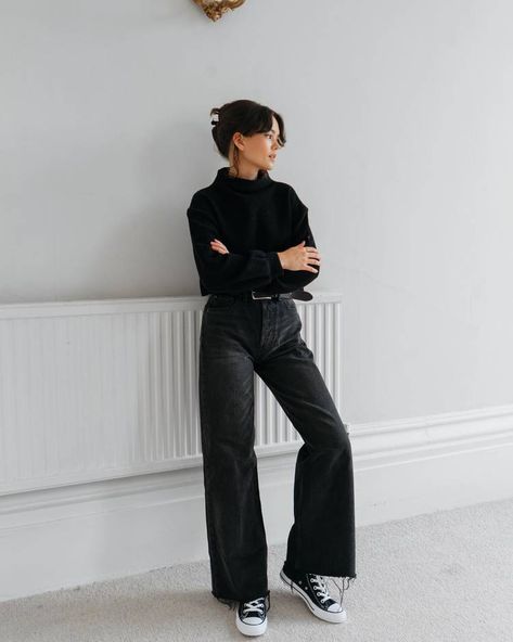 5 Stylish Black-Jeans Outfits to Try | Who What Wear Faded Black Jeans Outfit, Black Jeans Outfit Winter, Chloe Miles, Black Wide Leg Jeans, Faded Black Jeans, Jeans Outfit Winter, Black Jeans Outfit, Clip Hairstyles, All Black Looks