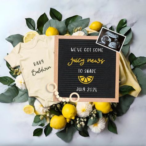 The cutest lemon pregnancy announcement perfect for summer. Fruit pregnancy announcement idea that you can copy or easily customize. Cute ideas for a pregnancy announcement for family, friends, grandparents, and social media. Unique and simple pregnancy announcement to personalize. Summer Baby Announcement Ideas, August Pregnancy Announcement, August Baby Announcement, Pregnacy Reveal, Unique Pregnancy Announcement Photos, Pregnancy Announcement Summer, Summer Baby Announcement, Unique Pregnancy Announcement Ideas, Summer Pregnancy Announcement