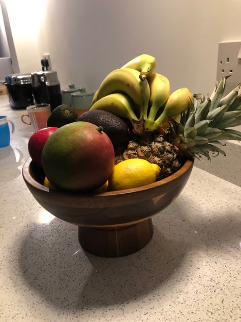 Fruit Bowl Aesthetic Kitchen, Fruit Basket Ideas Kitchen, Fruit Bowl Decor, Fruit Bowl Kitchen, Fruit Bowl Display, Wooden Fruit Bowl, Wooden Fruit, Aesthetic Kitchen, Fruit Slice