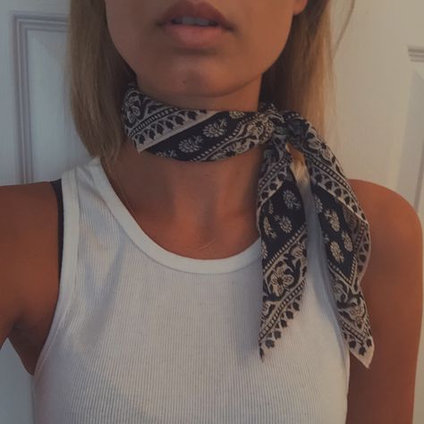 Bandana Neck Scarf, Bandana Styles, Neck Scarves, Bandanas, Women Accessories, How To Wear, Clothes