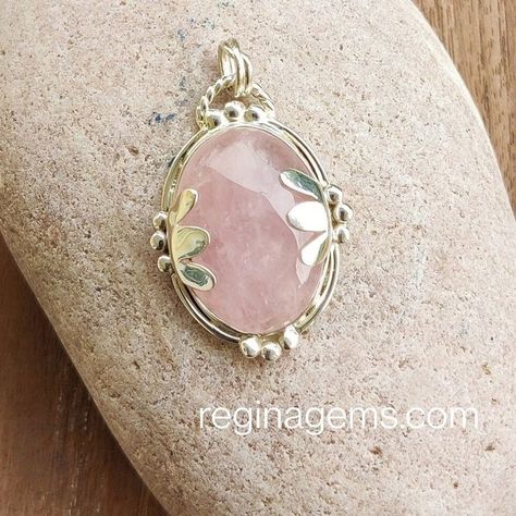 Silversmithing Jewelry, Bezel Jewelry, Silversmith Jewellery, Diamond Fashion Jewelry, Pretty Jewelry Necklaces, Pearl Necklace Designs, Metalsmithing Jewelry, Filigree Jewelry, Beaded Jewels