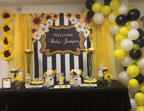 Sunflowers & Sunshine Baby Shower Backdrop Sweet 16, Sunflower Stuff, Sunflower Birthday Parties, Sunflower Birthday, Girl Shower Themes, Mortar Board, 50 Party, God Baby, Sunflower Party