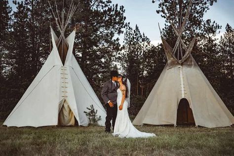 Lex C. Imagery captured the most beautiful Native wedding. The different traditions that were incorporated made this day absolutely perfect. Native American Wedding Traditions, Indigenous Wedding, Native Wedding, Native American Wedding, Western Themed Wedding, Cowgirl Wedding, Wedding Colors Blue, Event Planning Business, Wedding Site