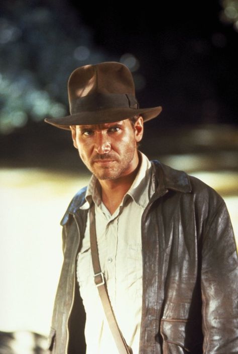 oh boy, what a dream-boat. proof that men should wear more hats. Indiana Jones Fedora, Harrison Ford Indiana Jones, Indiana Jones Films, Henry Jones, Raiders Of The Lost Ark, Lost Ark, Cat Personalities, Figura Paterna, Hero Movie