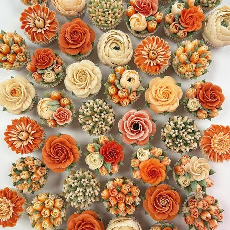 Alice Ward | Burnt Orange 🍊🤍🌿 Loved creating these for Zoe & Toms wedding 2 weeks ago today! And this was just half of them. . #cake #cupcakes… | Instagram Burnt Orange And Green Wedding Cake, Orange Floral Cupcakes, Burnt Orange Cupcakes Wedding, Autumn Wedding Cupcakes, Fall Cupcakes Wedding, Wedding Cupcakes Fall, Orange Wedding Cupcakes, Orange Flower Cupcakes, Elegant Wedding Cupcakes