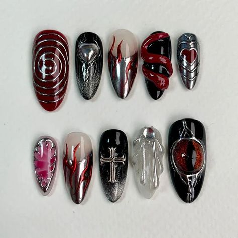 Punk Goth Nails, Gothic Nail Art Dark, Nail Art Pics, Punk Nail Art, Skeleton Nails, Black And Red Nails, Black Fake Nails, Rock Skeleton, Nails Gothic