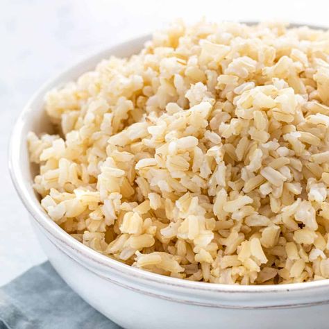 How to Cook Brown Rice (2 Ways!) - Jessica Gavin Best Brown Rice, Perfect Brown Rice, How To Reheat Rice, Long Grain Brown Rice, Brown Rice Recipes, Cooking 101, How To Cook Rice, Bowl Recipe, Pressure Cooker Recipes