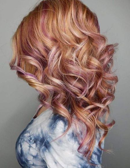 Pastel pink highlights in beautiful strawberry blonde hair ♡ this has the perfect amount of pink. -Nix Dark Strawberry Blonde Hair, Champagne Blond, Champagne Hair, Dark Strawberry Blonde, Light Strawberry Blonde, Strawberry Blonde Highlights, Peekaboo Highlights, Best Hair Dye, Pink Blonde Hair