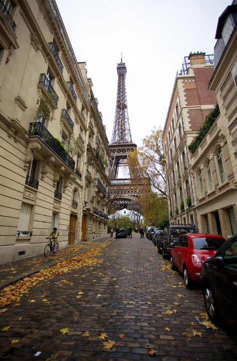 4 of the Most Beautiful Spots in the Paris Autumn Paris During Fall, Paris In The Fall Aesthetic, Paris In October Aesthetic, Paris Autumn Aesthetic, Journey Core, French Motivation, Malia Manuel, Fall In Paris, Paris In November