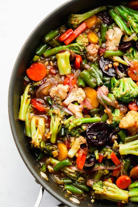 Frozen Vegetable Stir Fry - Nora Cooks Frozen Vegetable Stir Fry, Vegan Stir Fry Sauce, Easy Vegetable Stir Fry, Veggie Stir Fry Recipes, Stir Fry Vegetables, Seitan Chicken, Stir Fry Recipes Healthy, Homemade Stir Fry Sauce, Nora Cooks