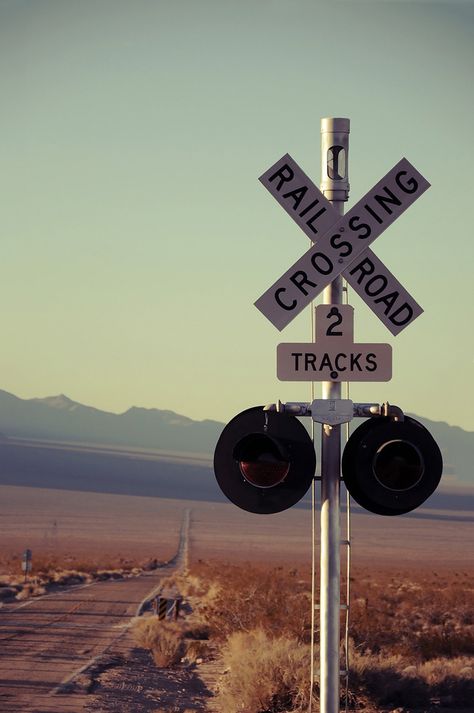 Rail Road Sign - OGQ Backgrounds HD Road Spikes, Jar Centerpiece Wedding, Fluffy Bunnies, Railroad Crossing Signs, Prototype 2, Railroad Crossing, Scenic Train Rides, Steam Engine Trains, Crossing Sign