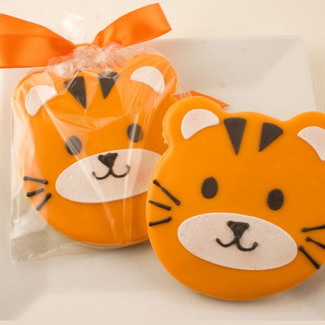 Animal Designs by Truly Scrumptious Cookies Tiger Cookies Decorated, Cny Dessert, Tiger Cookies, Tiger Cake, Tiger Year, Easy Clay Sculptures, Truly Scrumptious, Bear Cookies, Birthday Desserts